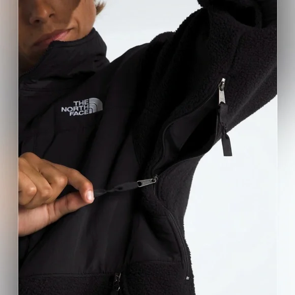 The North Face Black Fleece Jacket Retro Denali Jacket Windbreaker Ski S…